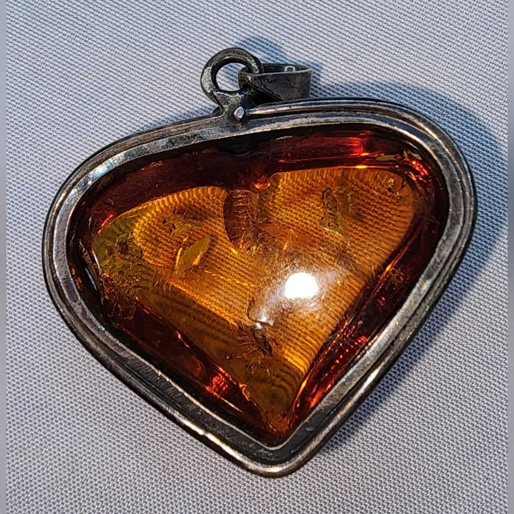 Vintage Sterling Silver Amber Heart Pendant